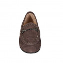 Mocassin pour femmes avec goujons et accessoire en daim taupe talon 1 - Pointures disponibles:  32, 35, 42, 43, 44