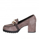 Mocassin pour femmes avec chaîne en daim taupe talon 6 - Pointures disponibles:  43, 45