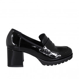 Mocassin pour femmes en cuir verni noir talon 6 - Pointures disponibles:  44