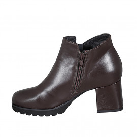 Woman's ankle boot in brown leather with zippers heel 6 - Available sizes:  35, 42, 43, 45 2
