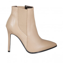 Bottines à bout pointu pour femmes en cuir beis avec elastique et fermeture éclair talon 10 - Pointures disponibles:  32