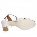 Sandale pour femmes avec courroie en cuir blanc et cognac talon 7 - Pointures disponibles:  32, 34, 35, 42, 43, 45