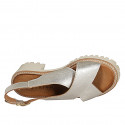 Sandale deportif pour femmes en cuir laminé platine talon 4 - Pointures disponibles:  32, 34, 35, 44