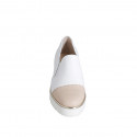 Scarpa accollata da donna in pelle bianca e beige con elastici e puntale zeppa 4 - Misure disponibili: 32, 34, 35, 42, 43, 44, 45, 46