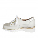 Woman's laced shoe with zipper in beige leather and platinum laminated leather wedge heel 4 - Available sizes:  35, 42, 43, 44, 45, 46