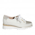 Scarpa stringata con cerniera in pelle beige e pelle laminata platino zeppa 4 - Misure disponibili: 35, 42, 43, 44, 45, 46