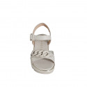 Sandale pour femmes avec courroie et chaîne en cuir beige et platine talon compensé 4 - Pointures disponibles:  34, 35, 42, 43, 44