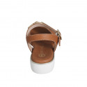 Sandale pour femmes avec accessoire et courroie en cuir cognac talon compensé 3 - Pointures disponibles:  32, 33, 34, 42, 43, 45, 46