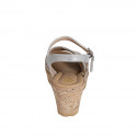 Sandalo da donna in camoscio laminato beige, rosa, grigio e pelle laminata argento con cinturino, plateau e zeppa 7 - Misure disponibili: 31, 32, 34, 35, 42, 43, 45