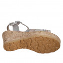 Sandale en daim lamé beige, rose, gris et cuir lamé argent avec courroie, plateforme et talon compensé 7 - Pointures disponibles:  31, 32, 34, 35, 42, 43, 45
