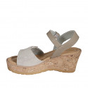 Sandale pour femmes en cuir et daim laminé beige avec courroie, plateforme et velcro talon compensé 7 - Pointures disponibles:  31, 32, 34, 35, 42, 43, 45