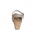 Sandale pour femmes en cuir et daim laminé beige avec courroie, plateforme et velcro talon compensé 7 - Pointures disponibles:  31, 32, 34, 35, 42, 43, 45