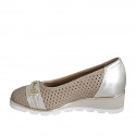 Woman's pump with removable insole and accessory in beige pierced and laminated platinum leather wedge heel 4 - Available sizes:  32, 33, 34, 35, 42, 43