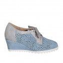 Scarpa stringata da donna in camoscio forato avio e pelle laminato argento con plantare estraibile zeppa 6 - Misure disponibili: 32, 35, 42, 44, 45, 46
