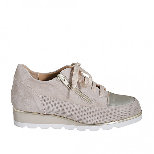 Woman's laced shoe with removable insole and zipper in beige suede and platinum laminated leather wedge heel 3 - Available sizes:  42