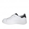 Chaussure avec lacets et semelle amovible en cuir blanc et scintillant noir talon compensé 3 - Pointures disponibles:  32, 33, 35