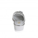 Mule pour femmes avec boucles réglables en daim imprimé lamé argent talon compensé 4 - Pointures disponibles:  33, 34, 35