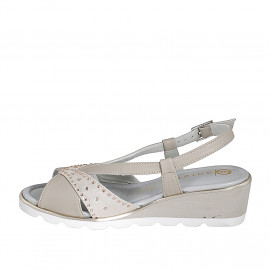 Sandale pour femmes en cuir beige et daim imprimé lamé platine avec strass et talon compensé 4 - Pointures disponibles:  35, 44 2