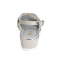 Sandale pour femmes en cuir beige et daim imprimé lamé platine avec strass et talon compensé 4 - Pointures disponibles:  32, 33, 35, 42, 43, 44, 45