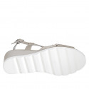 Sandale pour femmes en cuir beige et daim imprimé lamé platine avec strass et talon compensé 4 - Pointures disponibles:  32, 33, 35, 42, 43, 44, 45