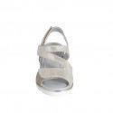 Mule pour femmes en cuir beige et daim beige imprimé laminé platine avec fermeture velcro et talon compensé 4 - Pointures disponibles:  32, 35, 44