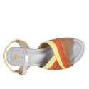 Sandale avec copurroie pour femmes en daim jaune, cognac et orange et cuir argent avec talon compensé 5 en raphia - Pointures disponibles:  32, 42, 44, 45