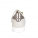 Chaussure à lacets avec semelle amovible et fermeture éclair en cuir beige et lamé bronze et tissu lamé platine talon compensé 2 - Pointures disponibles:  32, 33, 35