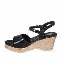 Sandale pour femmes en cuir verni noir avec courroie, plateforme et talon compensé 7 - Pointures disponibles:  32, 33, 34, 35