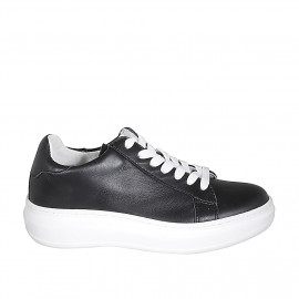 Scarpa stringata da donna in pelle nera con plantare estraibile zeppa 4 - Misure disponibili: 35, 42, 44