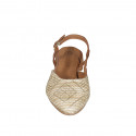 Slingback in rafia intrecciata con motivo geometrico beige, bianco e oro e pelle color cuoio tacco 2 - Misure disponibili: 32, 33, 35, 42, 43