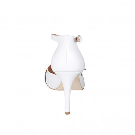 Woman's pointy open shoe... 2