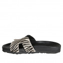 Mule ouvert pour femmes en cuir noir et cuir de veau avec fourrure rayée blanc et noir talon compensé 2 - Pointures disponibles:  33, 34, 43, 44