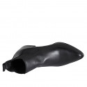 Stivaletto a punta da donna con elastici laterali in pelle nera con tacco 5 - Misure disponibili: 45, 46
