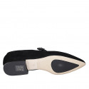 Mary Jane puntiagudo para mujer en gamuza negra con cinturon y flor de estrass tacon 2 - Tallas disponibles:  34, 35, 42