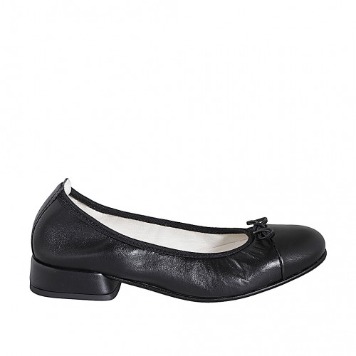 Woman's ballerina shoe with captoe and bow in black leather heel 2 - Available sizes:  32, 42, 44, 45, 46