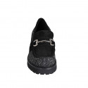 Mocassino da donna con accessorio metallico in camoscio nero e tessuto spigato tacco 5 - Misure disponibili: 32, 35, 42, 43, 45, 46