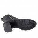 Stivaletto da donna con doppia cerniera, borchia e punta tonda in pelle nera tacco 5 - Misure disponibili: 35, 42, 45