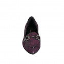 Mocasino a punta para mujer con accesorio en gamuza morada y charol negro tacon 3 - Tallas disponibles:  32, 33, 34, 35, 44, 45