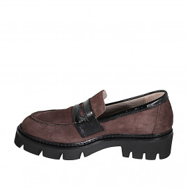 Mocasino para mujer en gamuza marron y charol negro tacon 4 - Tallas disponibles:  32, 35, 42, 43, 45, 46 2