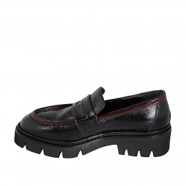 Woman's loafer in black and maroon patent leather heel 4 - Available sizes:  32, 35, 42, 43, 44, 45, 46 2