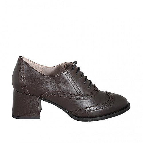 Chaussure Oxford pour femmes à lacets en cuir marron avec bout golf et talon 5 - Pointures disponibles:  35, 42, 43, 44, 45, 46