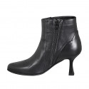 Stivaletto da donna con cerniera in pelle nera e tacco 7 - Misure disponibili: 35, 44