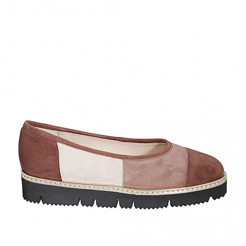 Damenschuh aus braunem, sandbeigem...