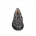 Mocassin pour femmes avec accessoire métallique en tissu bouclé noir, blanc et platine et cuir noir talon 3 - Pointures disponibles:  32, 33, 35, 42, 45, 46