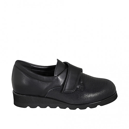 Chaussure pour femmes avec velcro et semelle intérieure amovible en cuir et cuir stretch imprimé noir talon compensé 3 - Pointures disponibles:  35, 42, 46