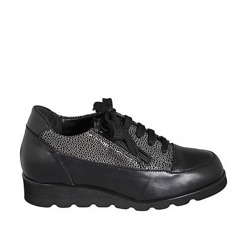 Sneaker con cordones con cremallera y plantilla extraíble en piel negra y piel elástica estampada color platino cuña 3 - Tallas disponibles:  33, 35, 44