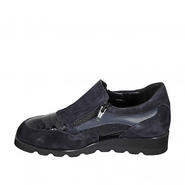 Sneaker avec fermetures èclair et semelle amovible pour femmes en daim bleu et cuir verni imprimé talon compensé 3 - Pointures disponibles:  33, 35, 42, 43, 44, 45, 46 2