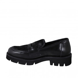 Women's college loafer in black brush-off leather with black haircalf heel 3 - Available sizes:  32, 33, 43, 44, 45, 46 2