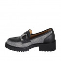 Mocasines para mujer con accesorio en piel negra y tela principe di Gales gris tacon 4 - Tallas disponibles:  35, 44