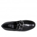 Chaussure fermée pour femmes avec elastiques, chaine et semelle amovible en cuir noir talon compensé 3 - Pointures disponibles:  32, 35, 42, 43, 45